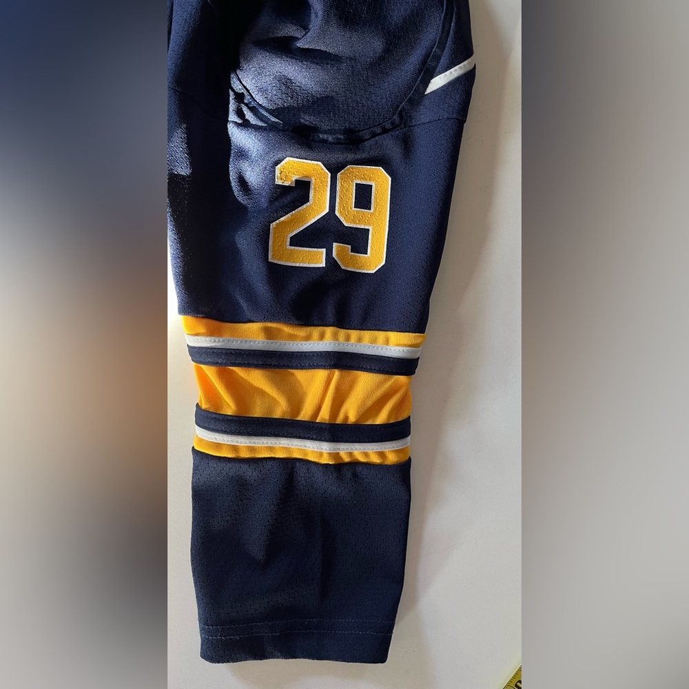 Reebok Buffalo Sabres NHL Hockey Jersey Reebok #29 Jason Pominville Y L-XL - Picture 6 of 7